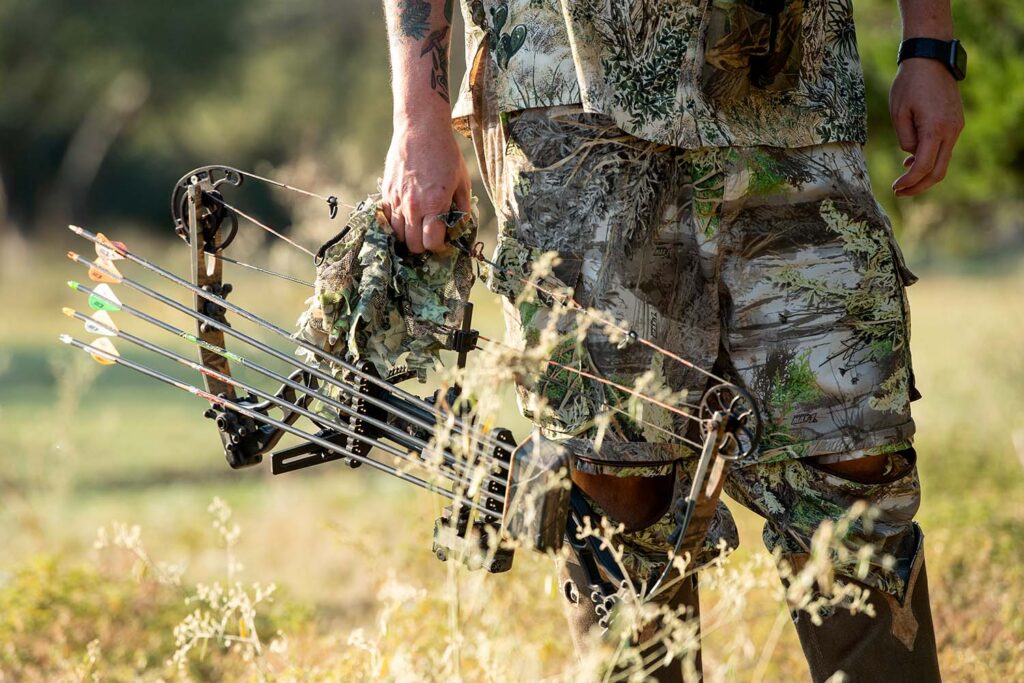 How to Choose the Right Compound Bow for Texas Deer Hunting_ Cen-Tex Marketing